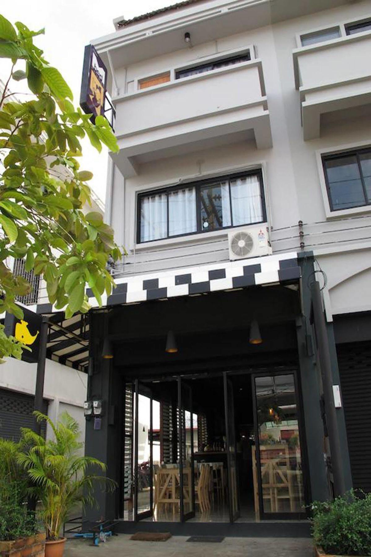 Hostel Mbed Phuket Exterior foto