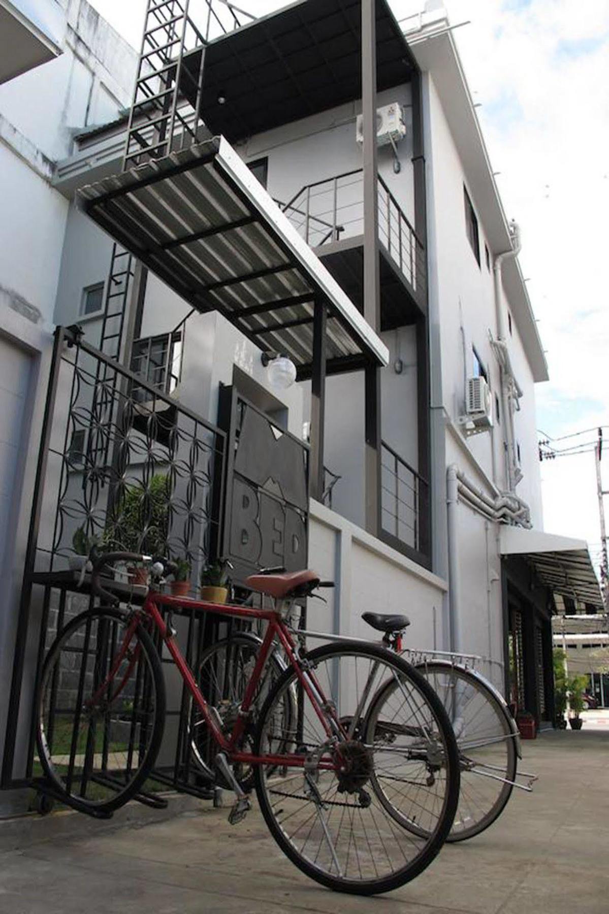 Hostel Mbed Phuket Exterior foto